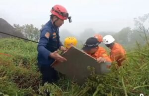 Pesawat ATR 42-500 yang Hilang Kontak Ditemukan di Lereng Gunung Bulusaraung Pangkep