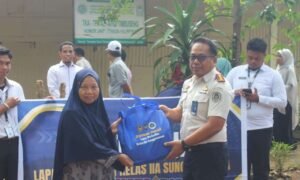 Lapas Narkotika Sungguminasa Salurkan 30 Paket Sembako untuk Warga Sekitar