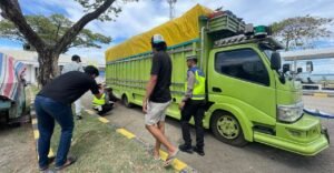 Satlantas Polres Bone Gelar Ramp Check Truk di Pelabuhan Bajoe
