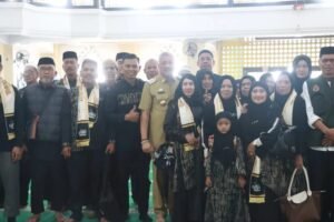 Bupati Irwan Hamid Lepas 147 Jamaah Umroh Pinrang, Titip Pesan Jaga Kesehatan dan Kekompakan