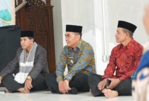 Bupati Tana Toraja Hadiri Buka Puasa Bersama di Masjid Baiturrahman To’kaluku