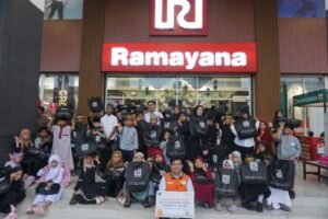 Kolaborasi Kebaikan HDCI dan Rumah Zakat Makassar, 50 Anak Yatim Belanja Baju Lebaran