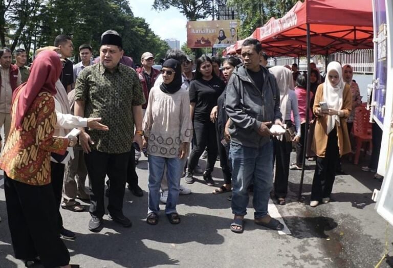 Wali Kota Makassar Tinjau Pasar Murah, Pastikan Harga Pangan Stabil Jelang Idulfitri
