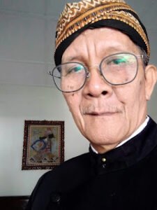 Kegiatan Sosial Yang Dikemas Untuk Melambungkan Popularitas Pribadi*