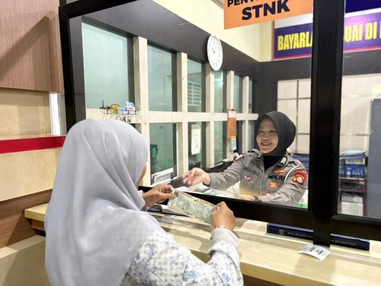 Dekatkan Layanan ke Masyarakat, Ditlantas Polda Sulsel Turun Langsung Lewat “Polantas Menyapa” di Gowa